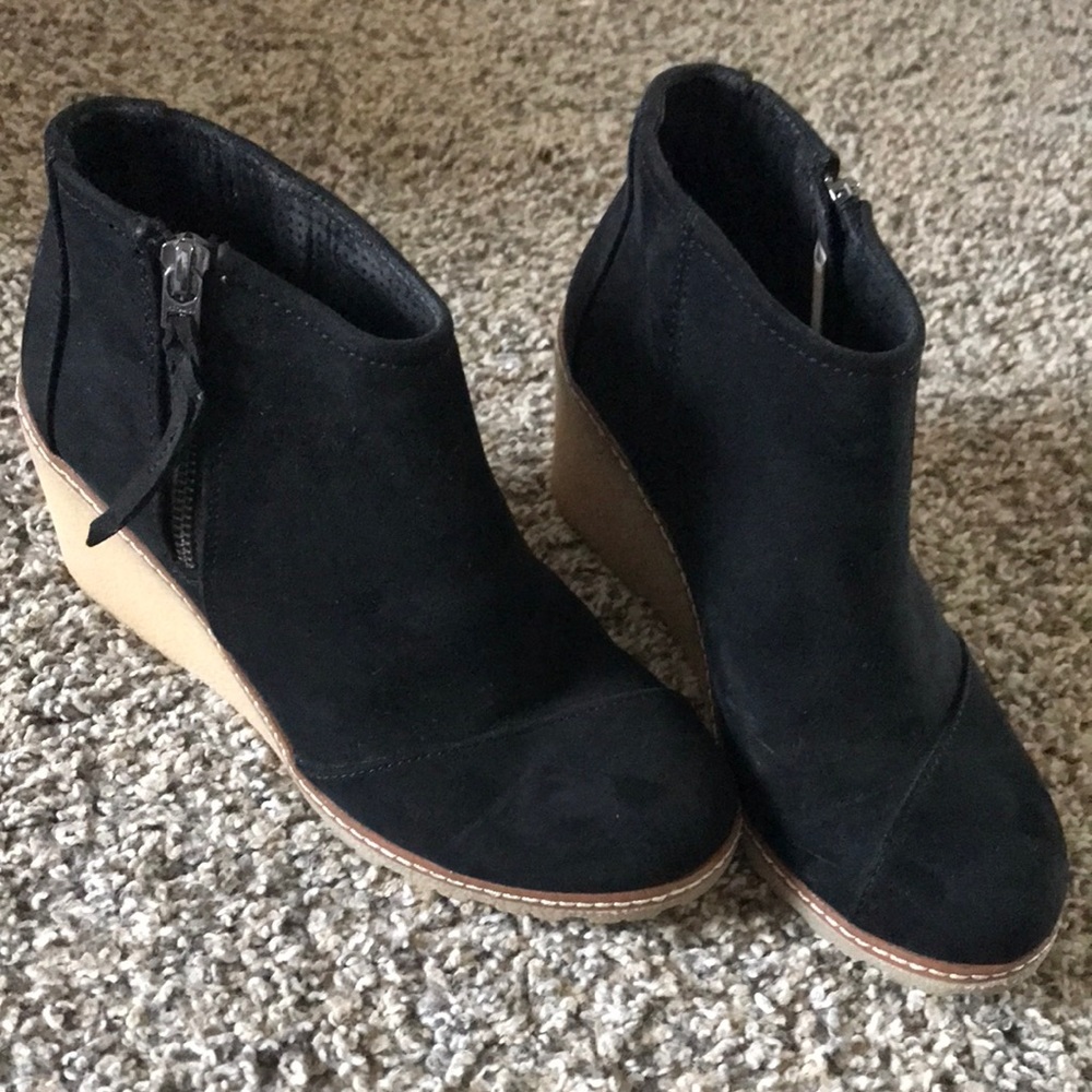 Toms black wedge booties with gum sole- lightly worn, great condition